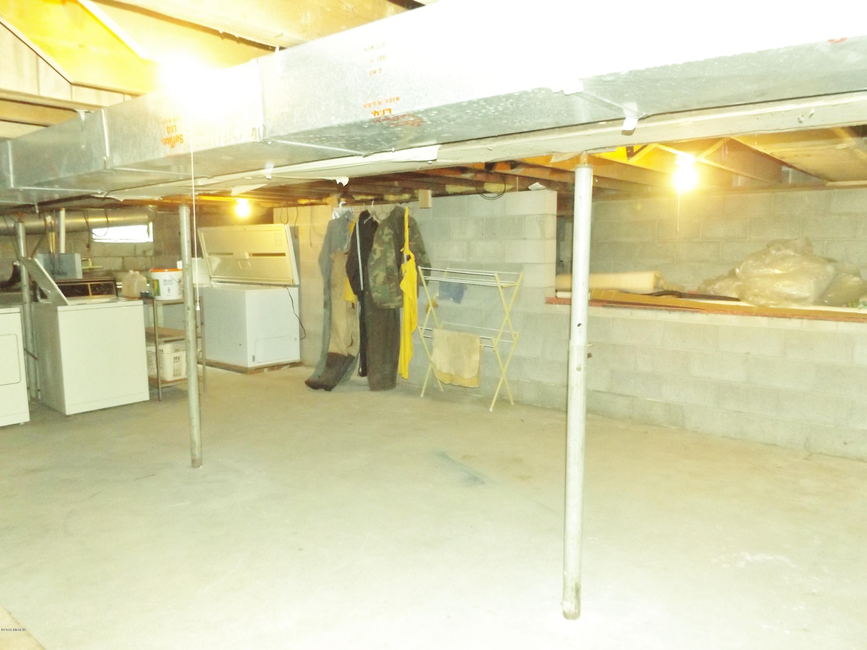 60673 Bert Road Colon, MI 49040 - Photo 10 of 21 2014-11-11 23.49.52
