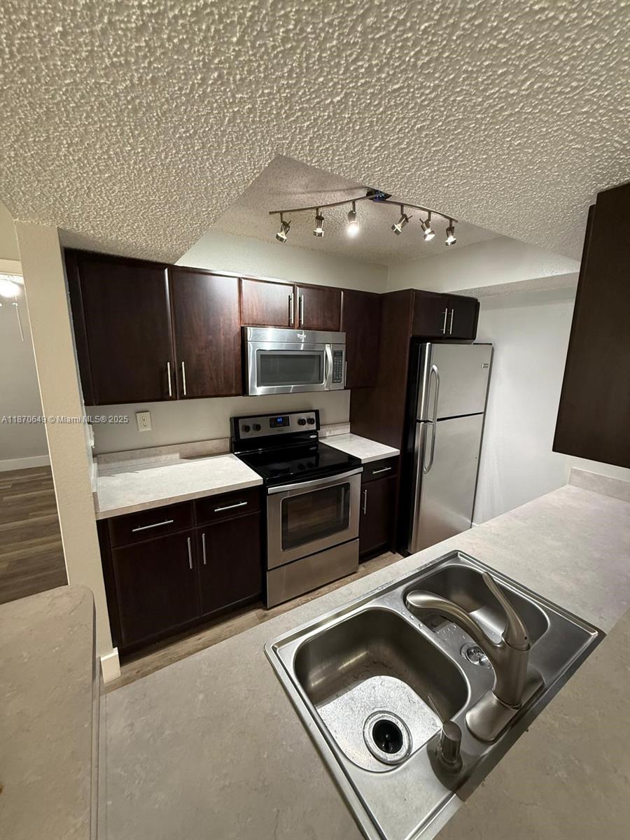 15600 Southwest 106th Lane, Unit 1007 Miami, FL 33196 - Photo 7 of 20