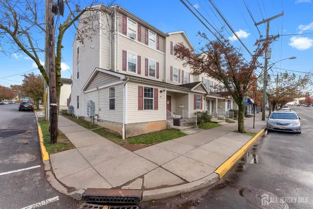 $2,430 | 128 Remsen Avenue, Unit A, New Brunswick, NJ 08901