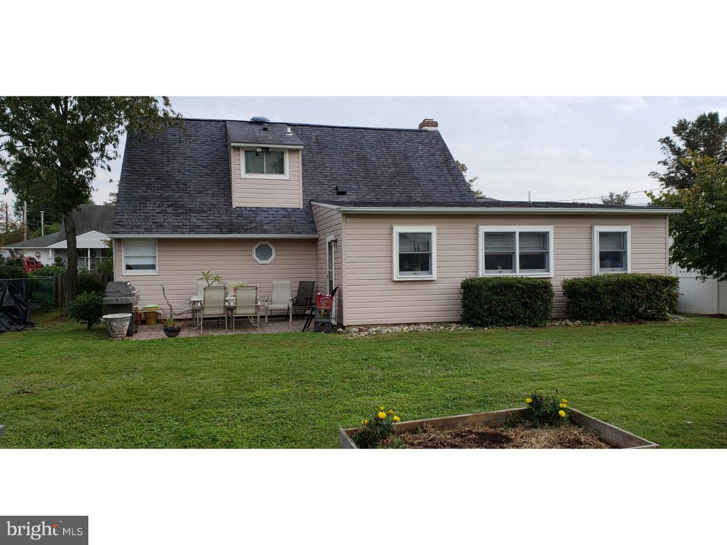 31 Harrow Road Levittown, PA 19056 - Photo 16 of 20 Exterior Back