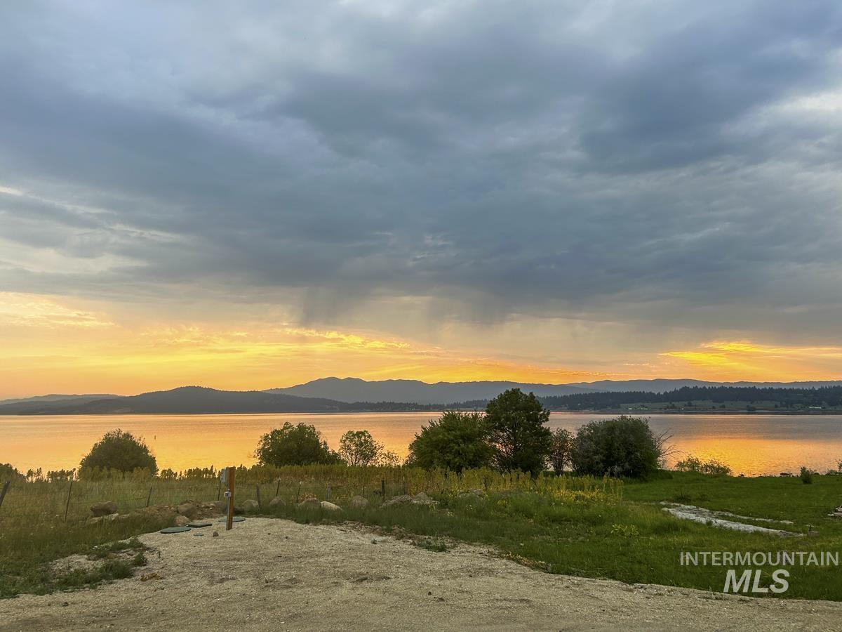 44 Pats Lane Cascade, ID 83611 - Photo 18 of 33 Beautiful