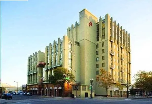 a view of a large building