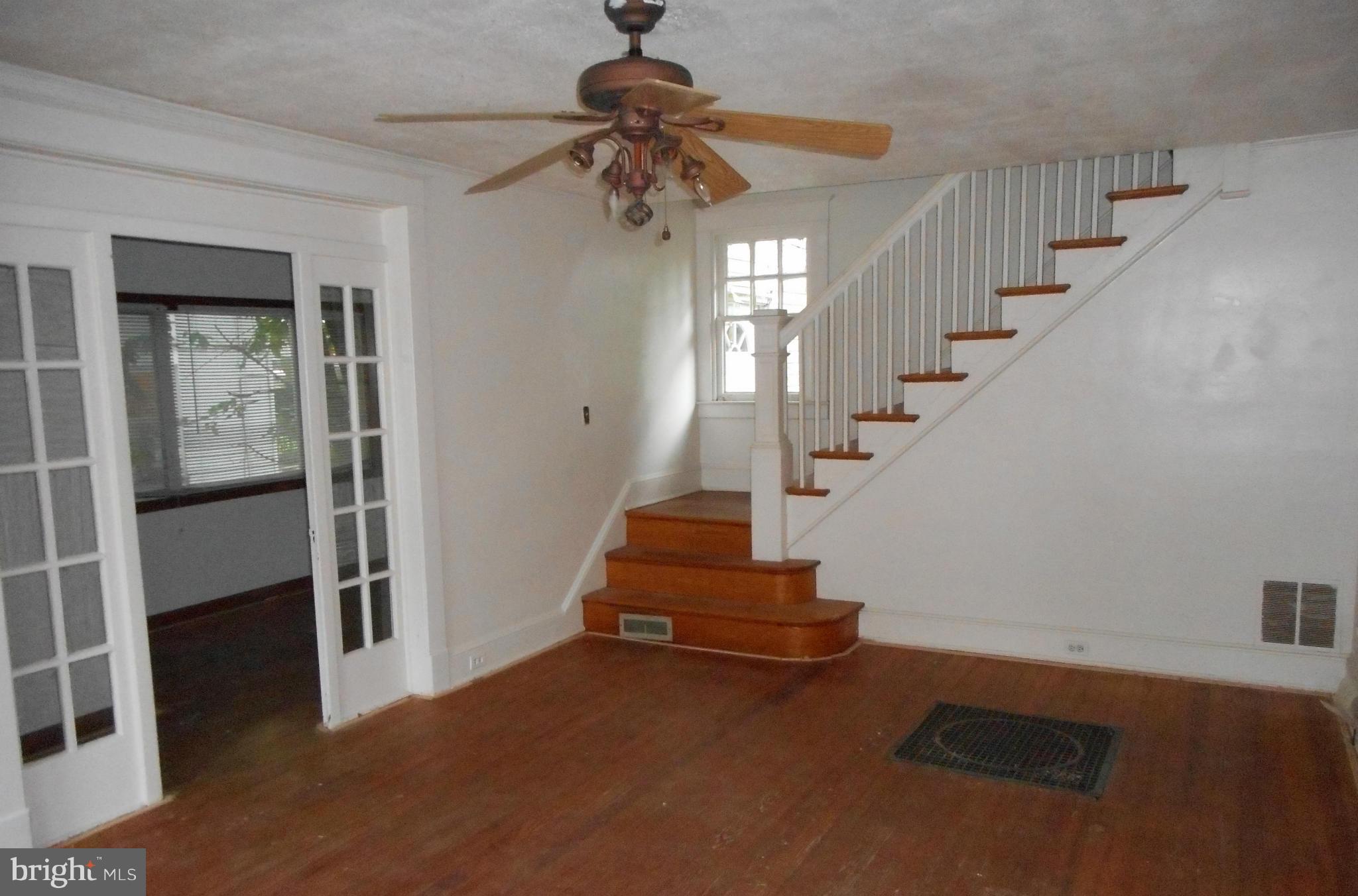 3506 Rolling Rd. Windsor Mill, MD 21244 - Photo 4 of 11 Living Room