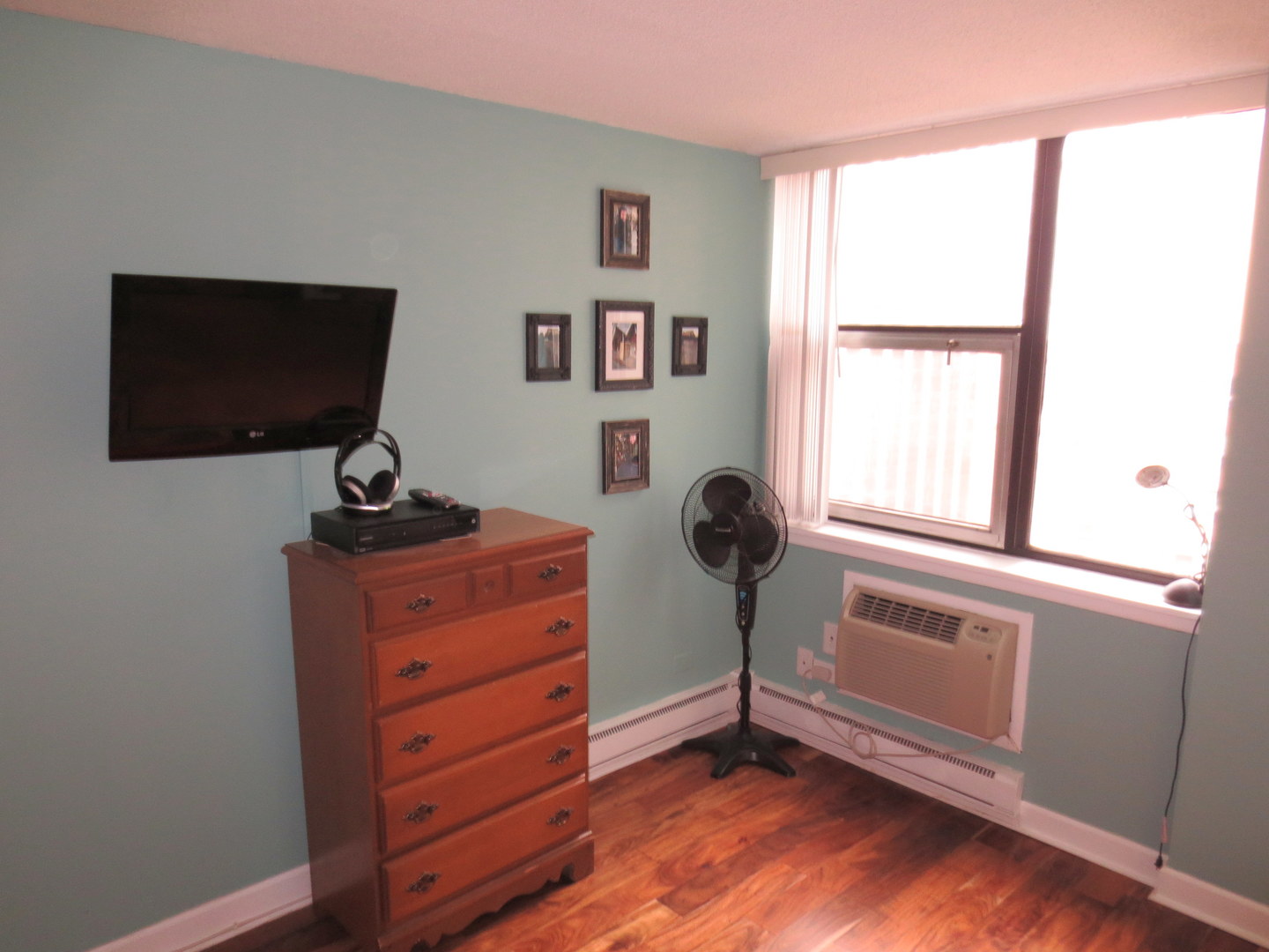3110 North Sheridan Road, Unit 1604 Chicago, IL 60657 - Photo 6 of 16