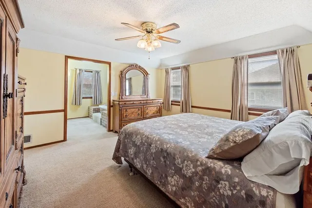 $319,999 | 2208 Northwest 9 Street, Blue Springs, MO 64015