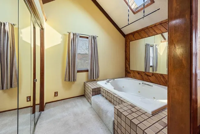 $319,999 | 2208 Northwest 9 Street, Blue Springs, MO 64015