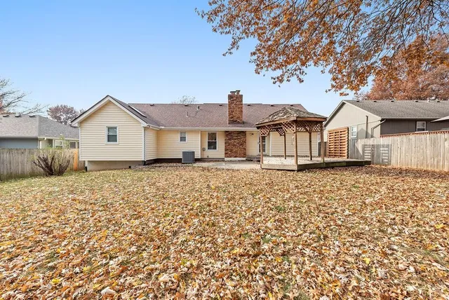 $319,999 | 2208 Northwest 9 Street, Blue Springs, MO 64015