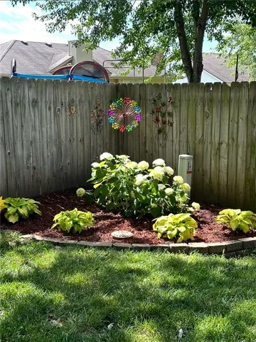 $319,999 | 2208 Northwest 9 Street, Blue Springs, MO 64015