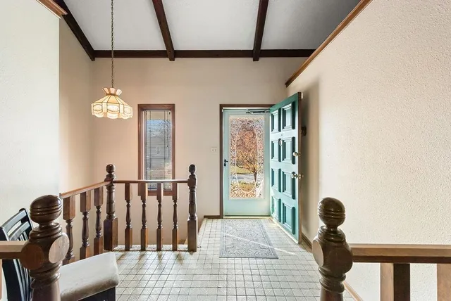 $319,999 | 2208 Northwest 9 Street, Blue Springs, MO 64015