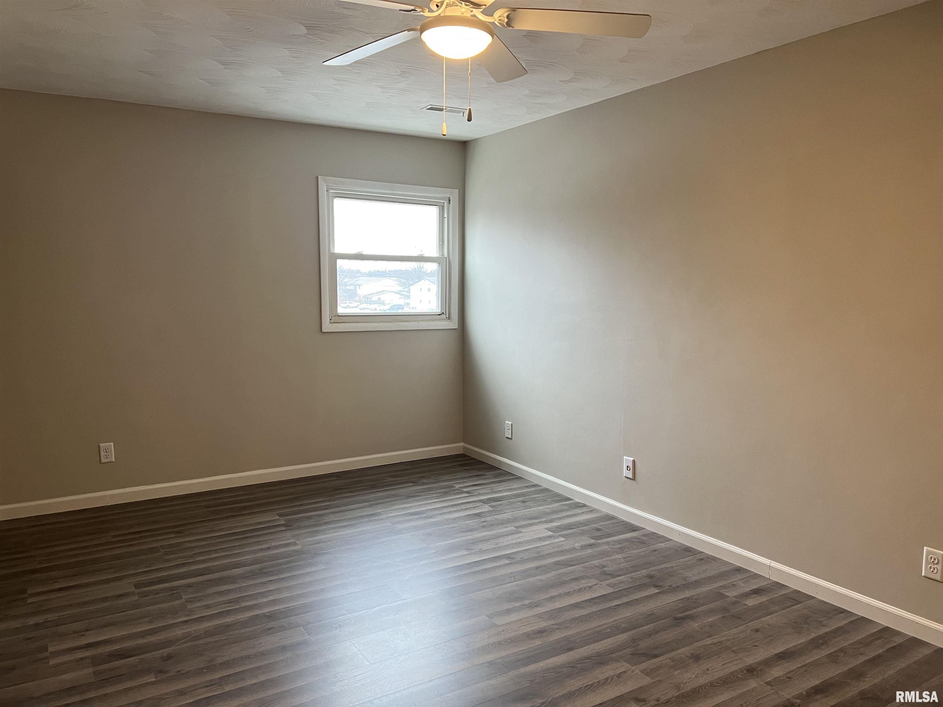 2912 Taylor Avenue Springfield, IL 62703 - Photo 12 of 16