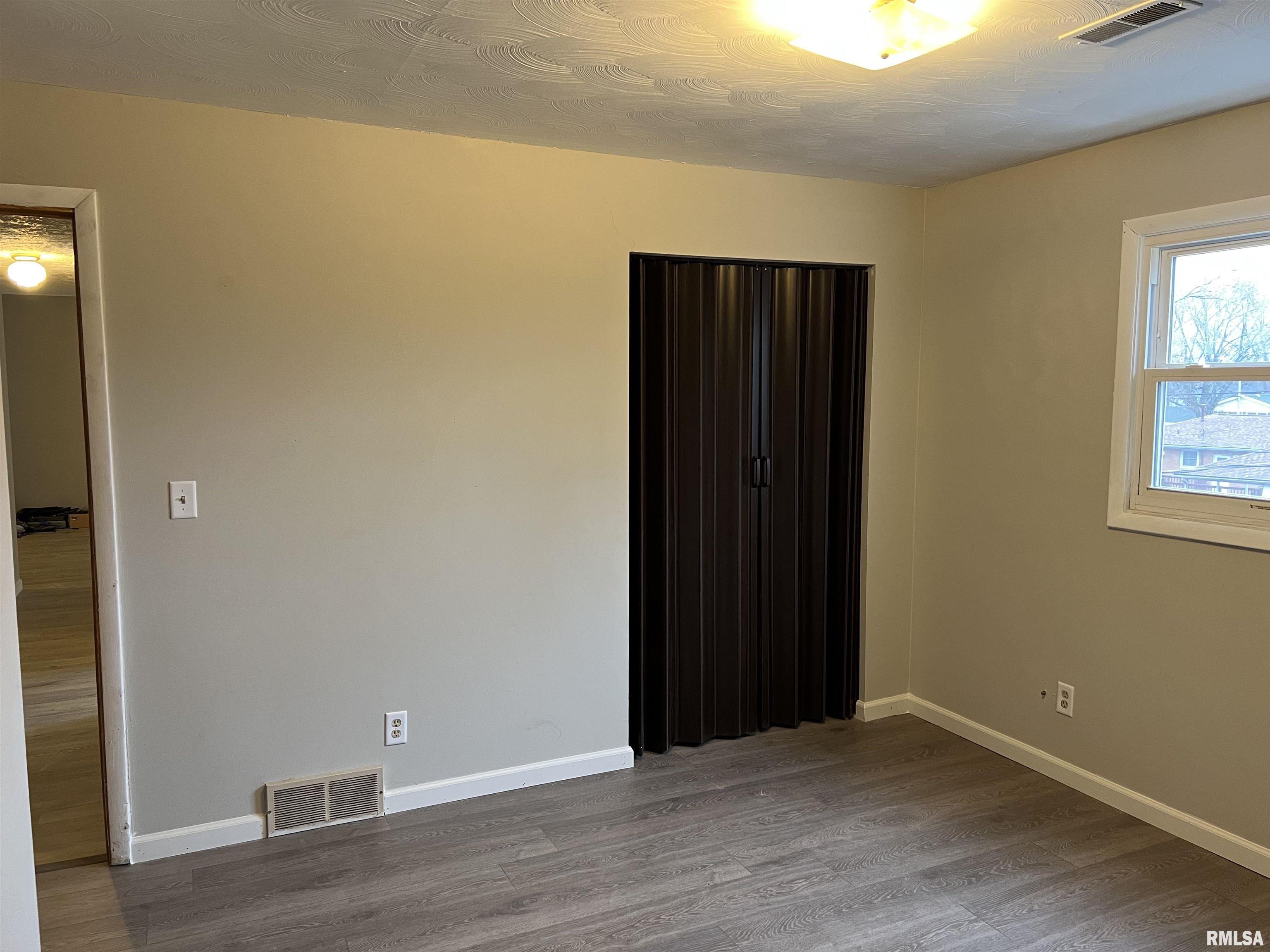 2912 Taylor Avenue Springfield, IL 62703 - Photo 15 of 16