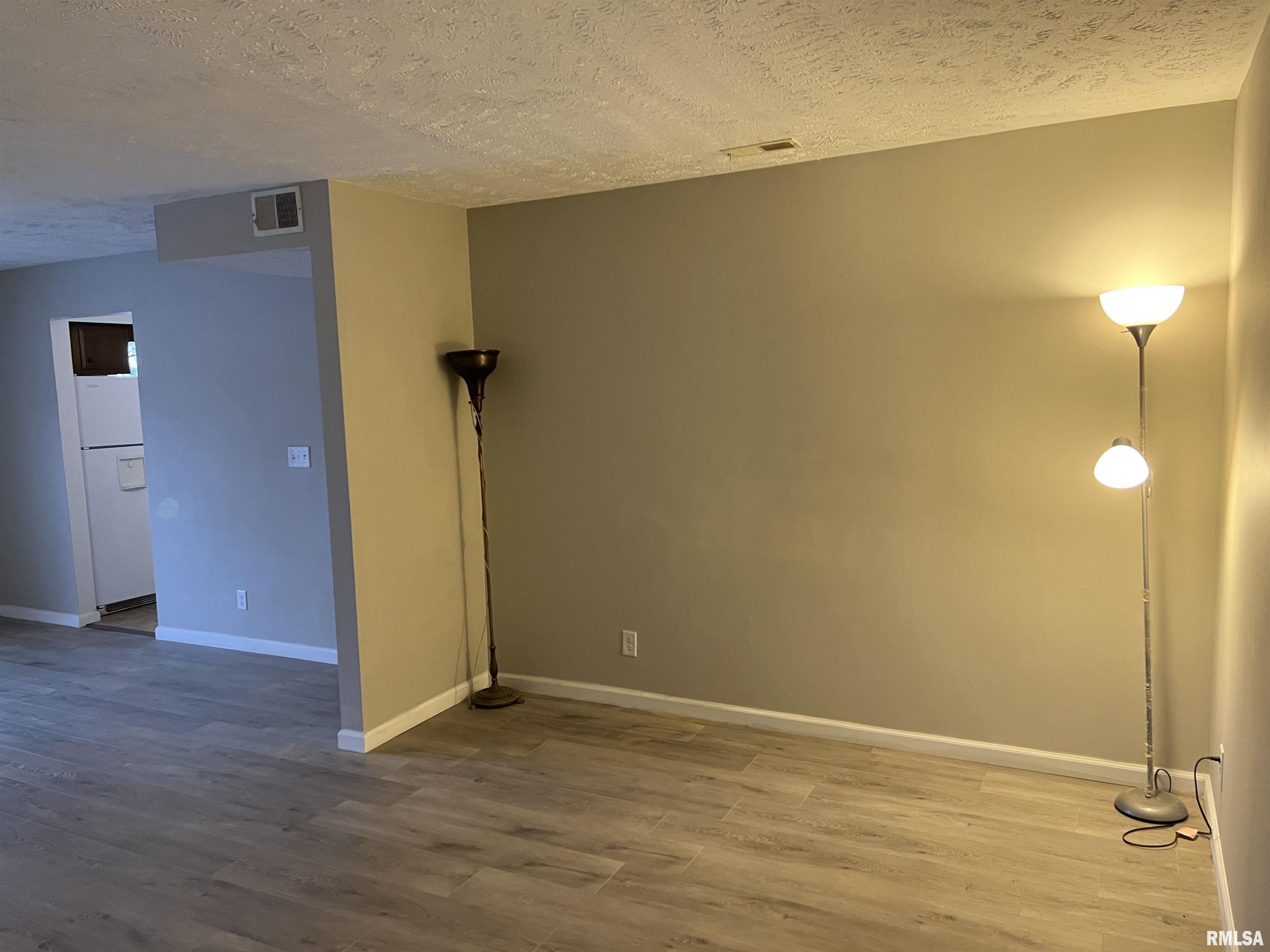 2912 Taylor Avenue Springfield, IL 62703 - Photo 4 of 16