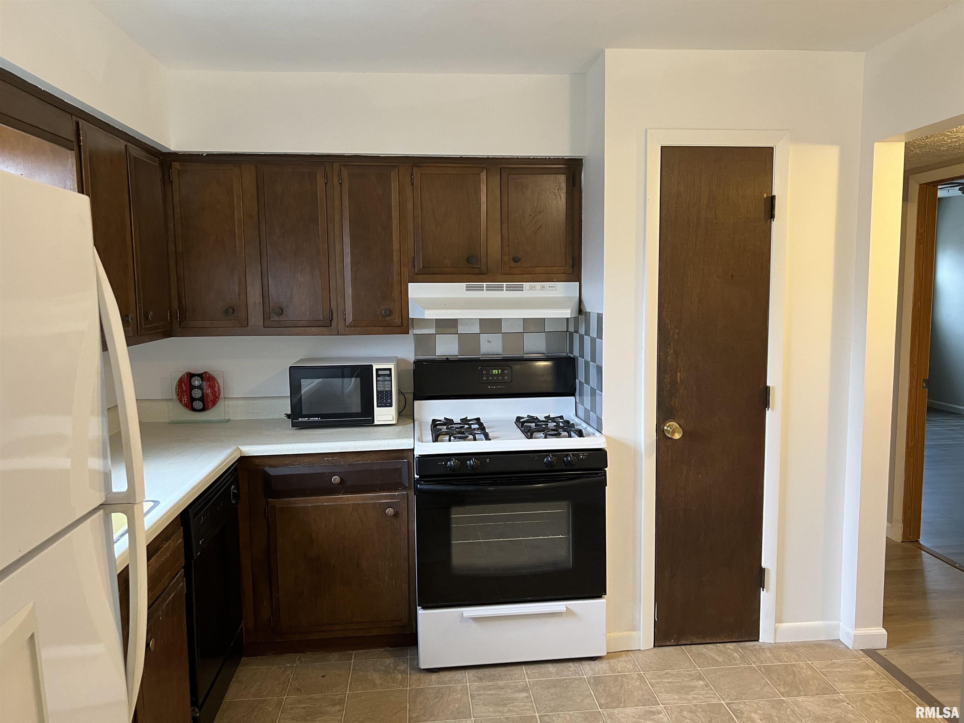 2912 Taylor Avenue Springfield, IL 62703 - Photo 9 of 16