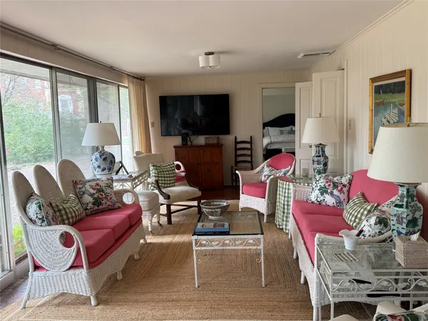 $675,000 | 107 West Wheat Street, Woodville, TX 75979