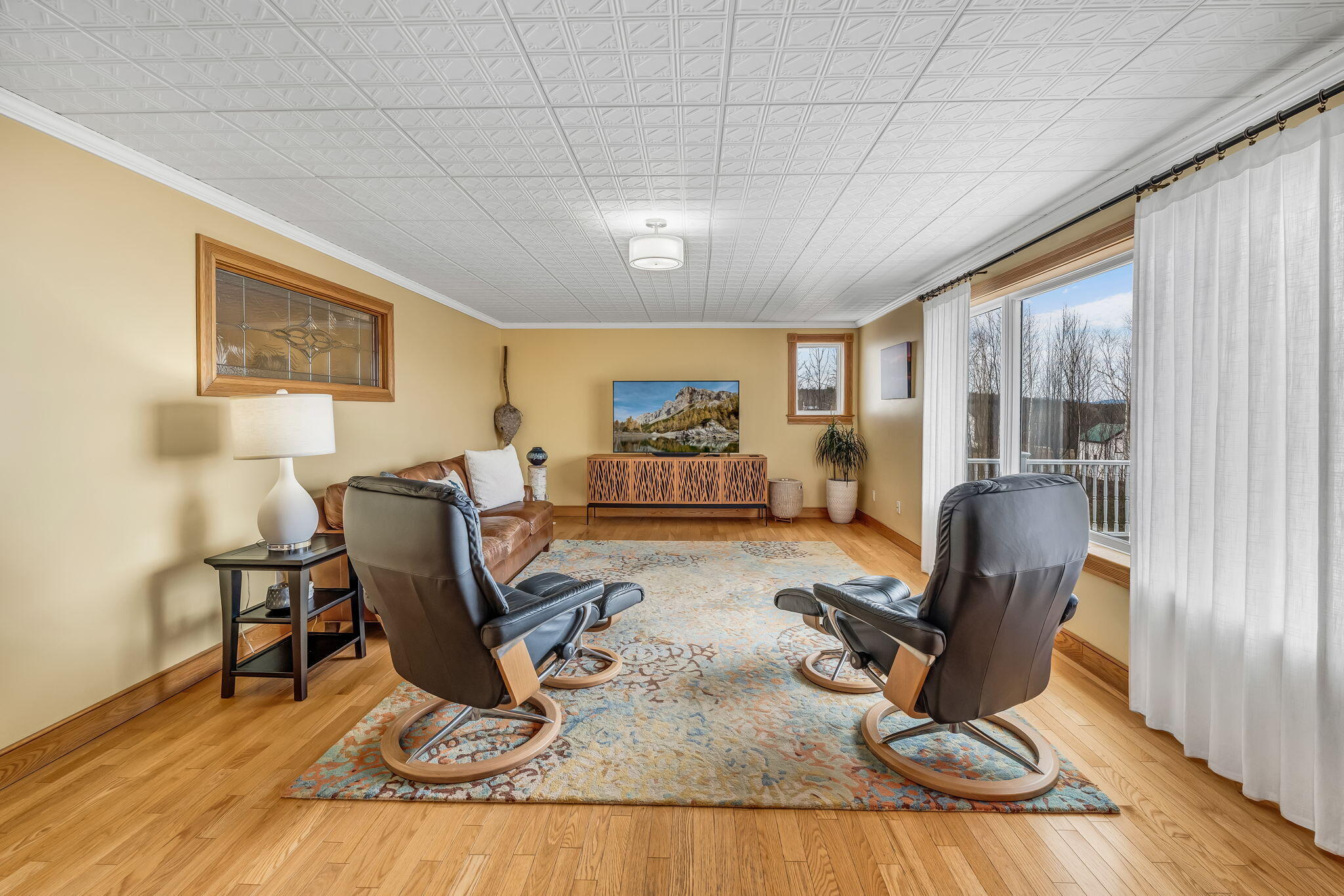 2080 Lakeview Road Milo, ME 04463 - Photo 29 of 101 living room