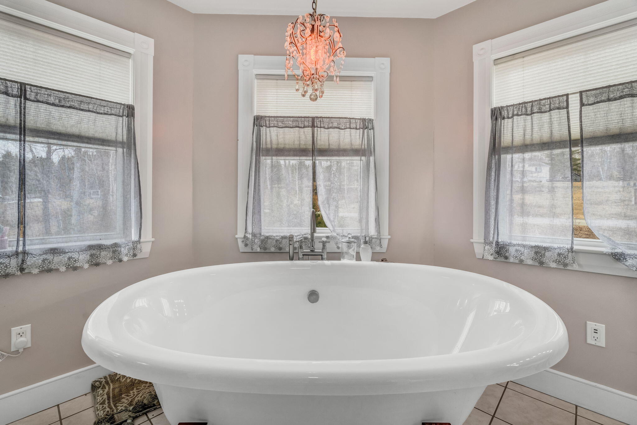 2080 Lakeview Road Milo, ME 04463 - Photo 43 of 101 Soaking Tub