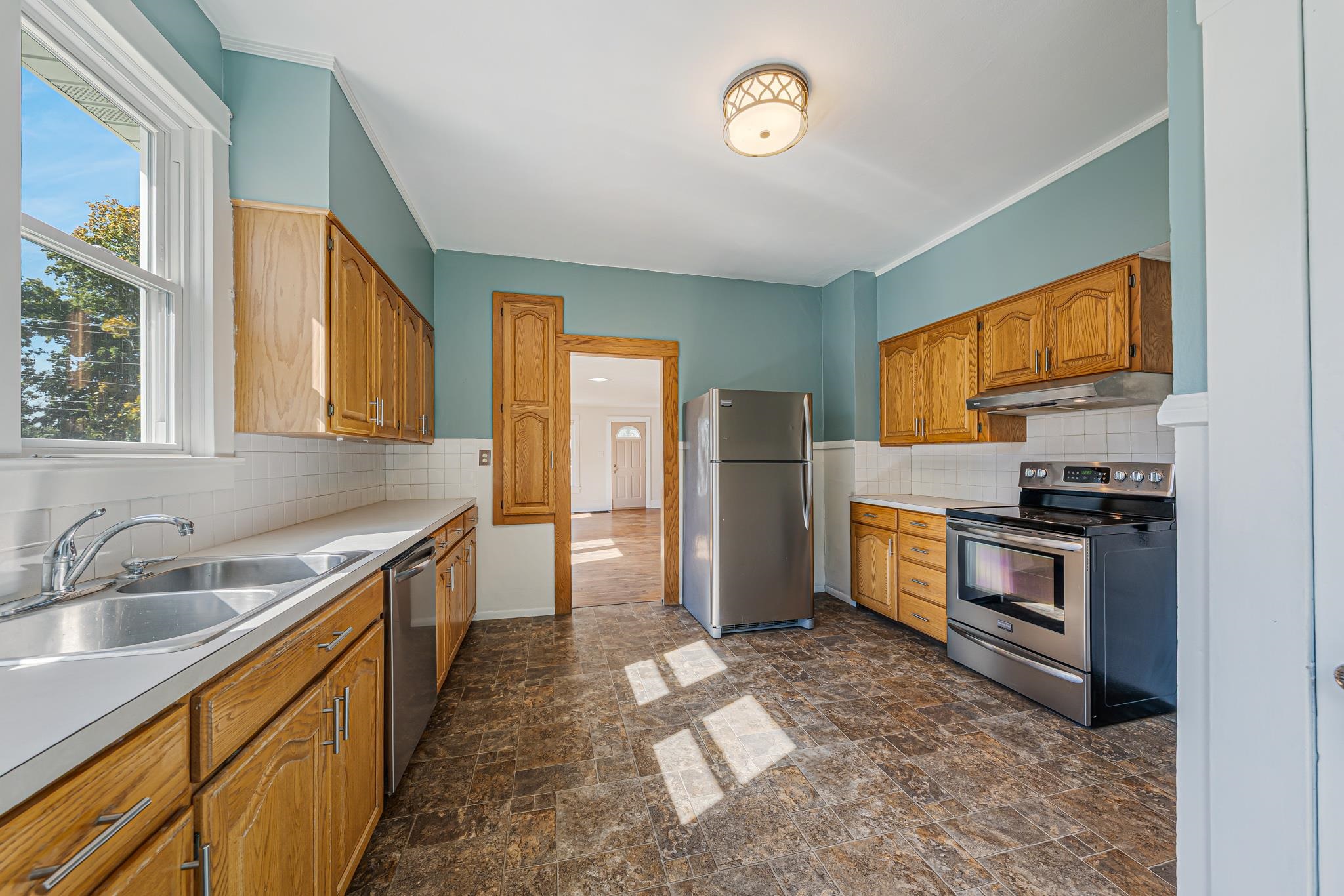 1561 West Prospect Avenue Appleton, WI 54914 - Photo 3 of 42 Gallery Image 3