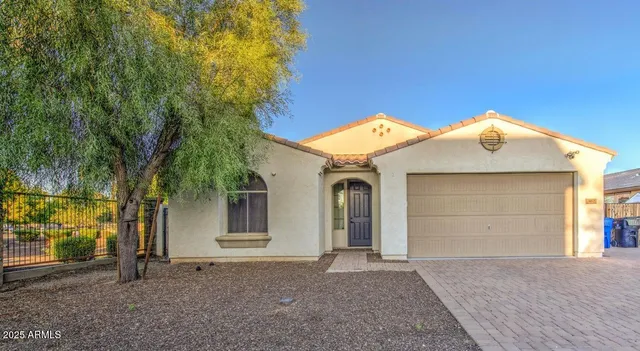 $2,500 | 6815 South 19th Lane, Phoenix, AZ 85041