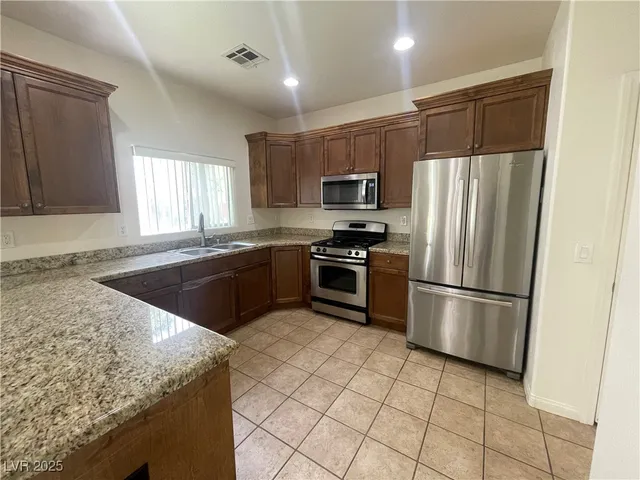 $1,934 | 857 Park Walk Avenue, Las Vegas, NV 89123