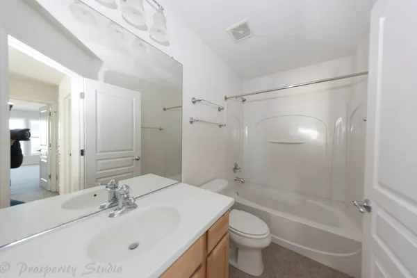 $2,450 | 636 Hawley Drive, Oswego, IL 60543