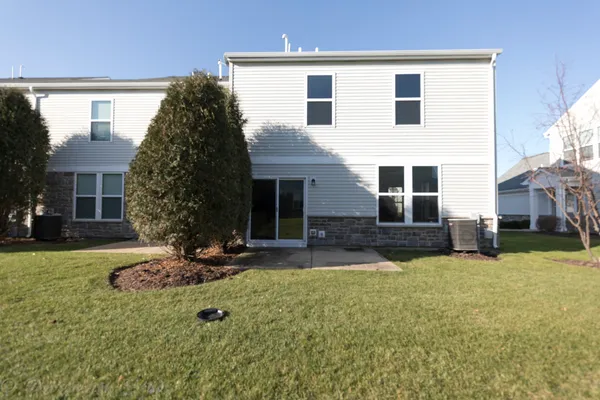 $2,450 | 636 Hawley Drive, Oswego, IL 60543