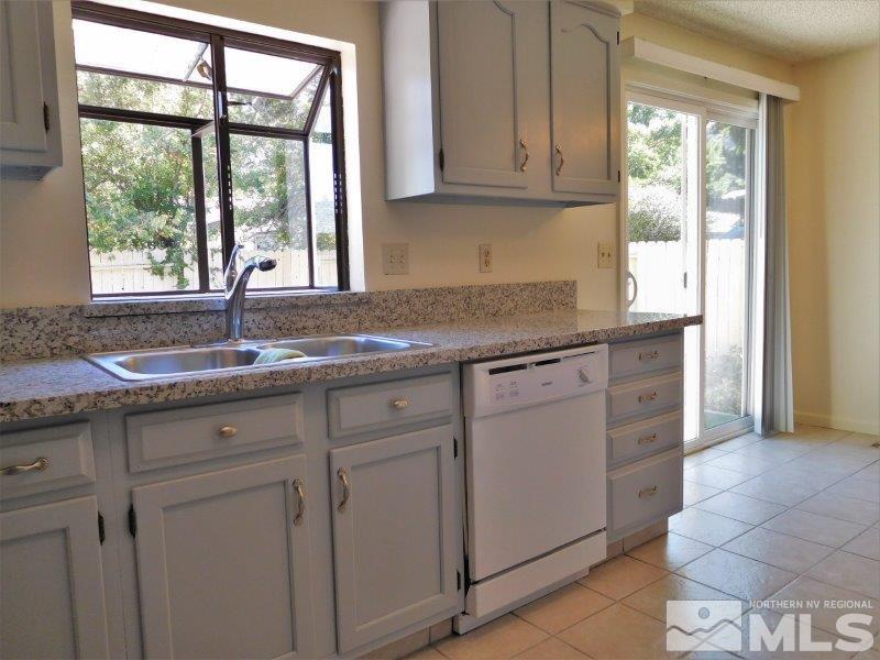 4580 Noche Lane Reno, NV 89502 - Photo 4 of 21 Photo 4