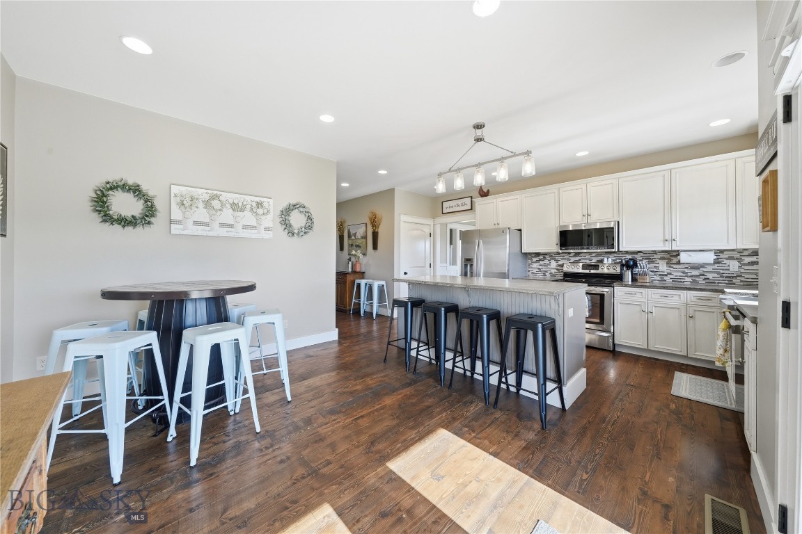 170 Bridger Rdg Run Manhattan, MT 59741 - Photo 6 of 88 Kitchen and breakfast area