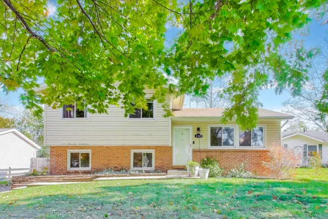 $285,000 | 37411 Fairview Lane, Lake Villa, IL 60046