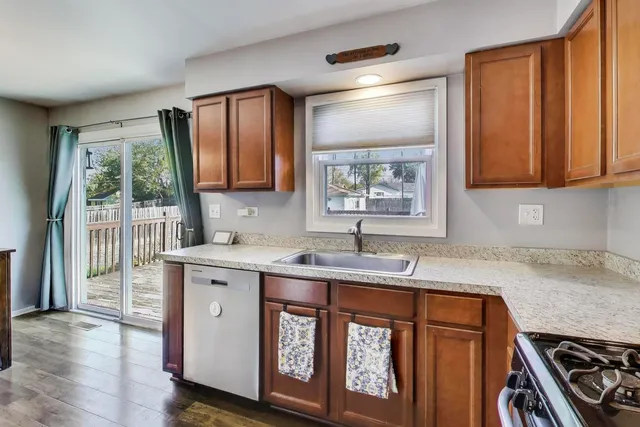 $285,000 | 37411 Fairview Lane, Lake Villa, IL 60046