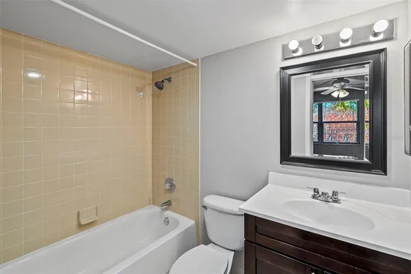 $2,000 | 1918 Pelican Landing Boulevard, Unit 1125, Clearwater, FL 33762