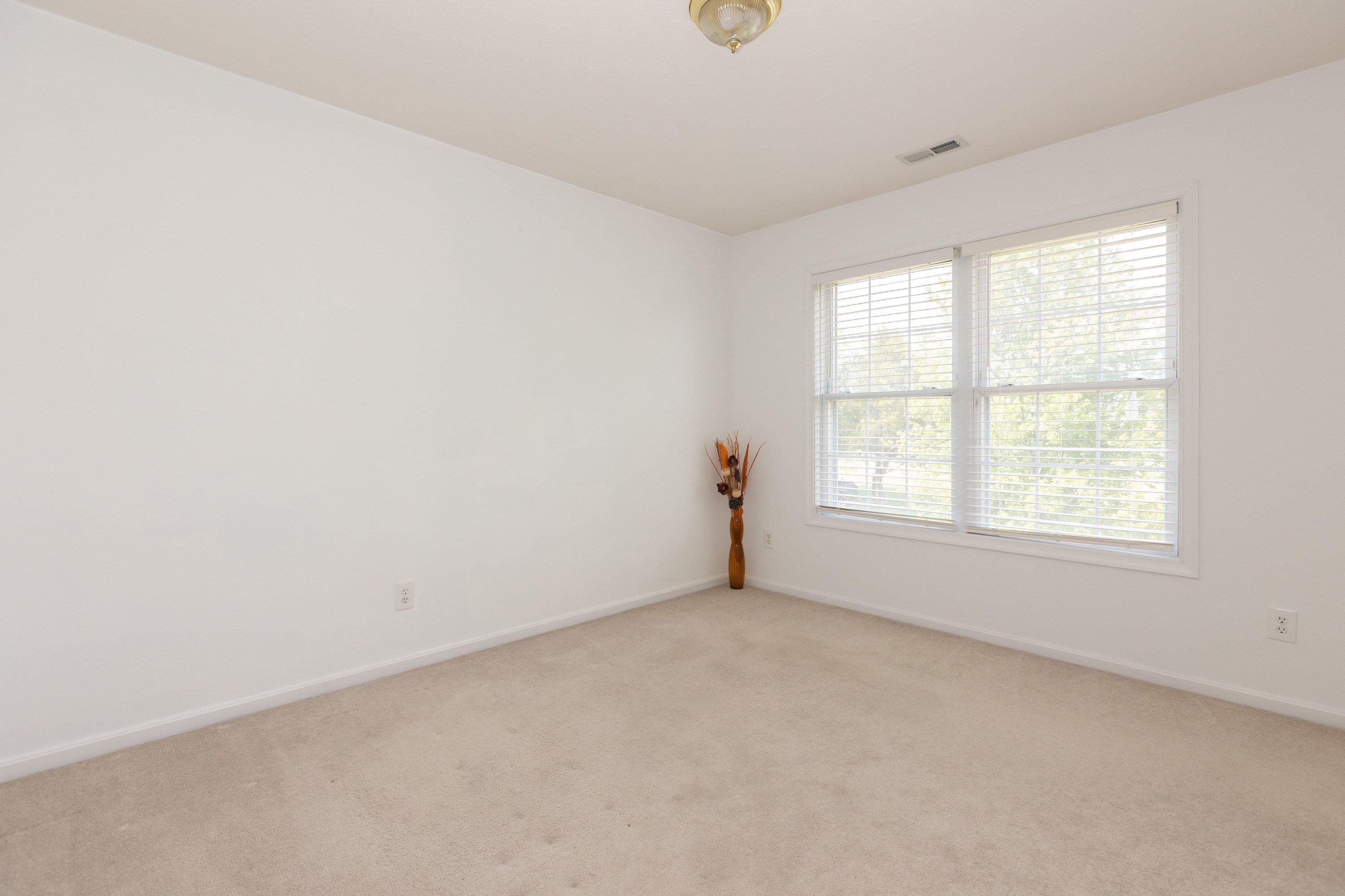 536 Three Leagues Road McGaheysville, VA 22840 - Photo 26 of 71 an empty room with a window