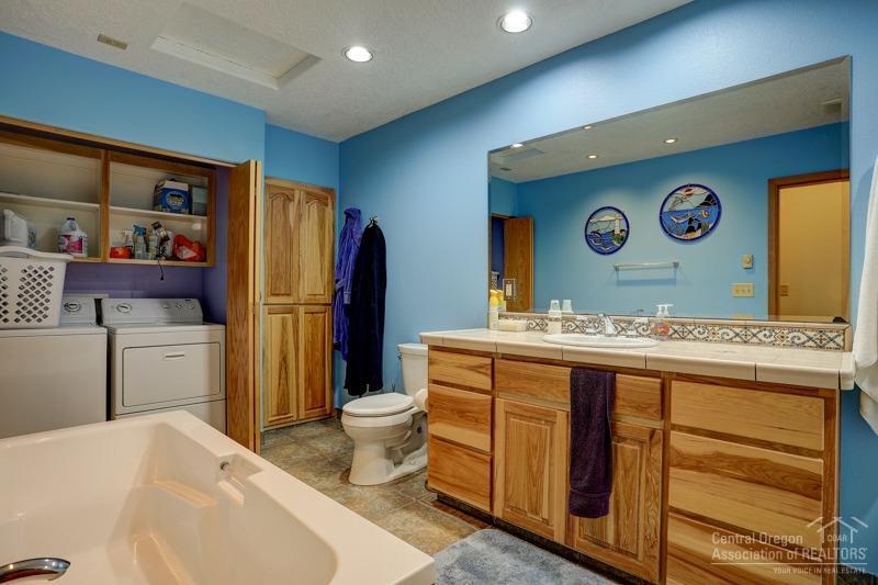 17033 Spring River Road Bend, OR 97707 - Photo 5 of 20 Additional Photo