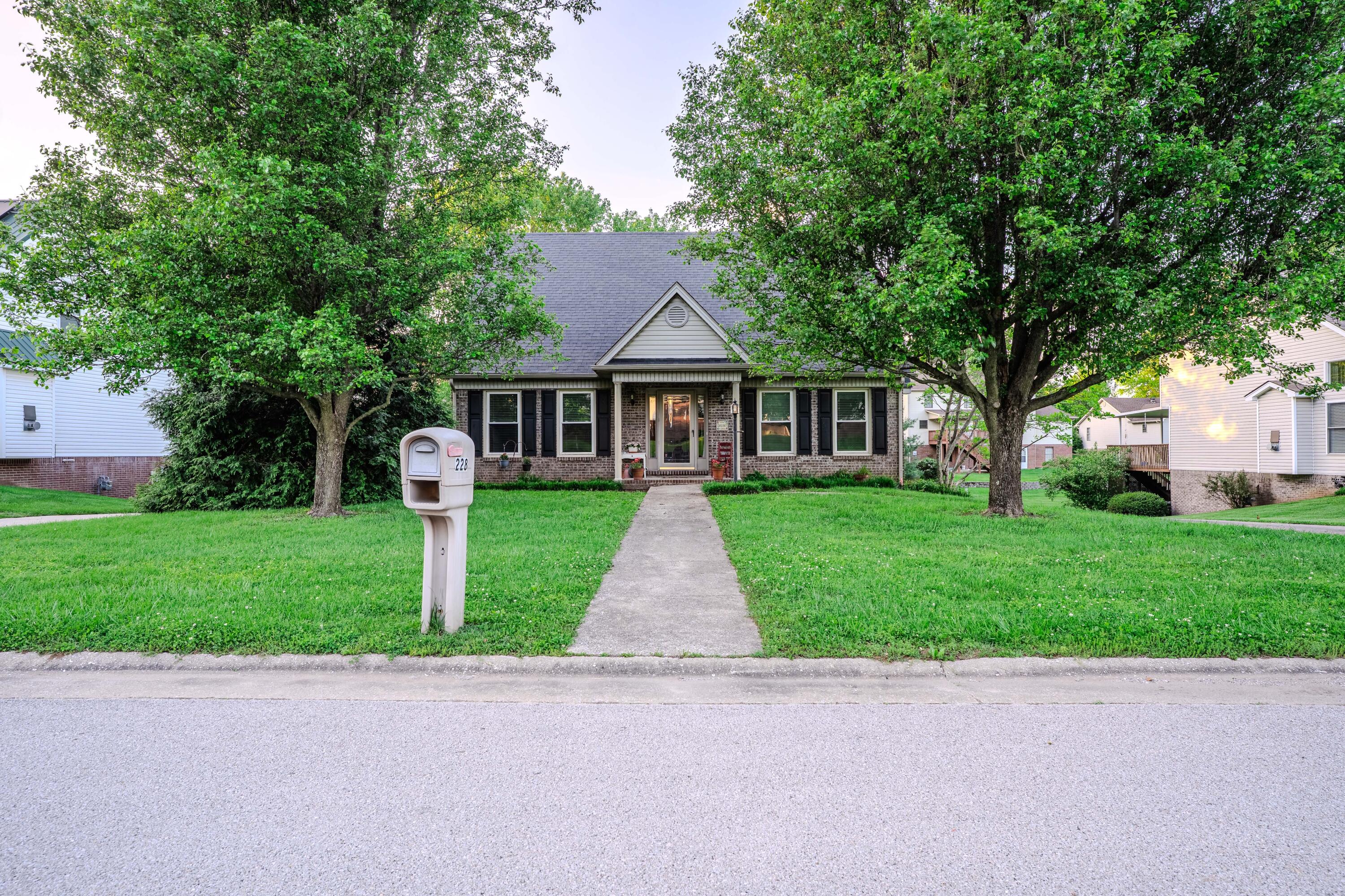 228 Wickliffe Road Frankfort, KY 40601 - Photo 1 of 31 _DSC1932-HDR