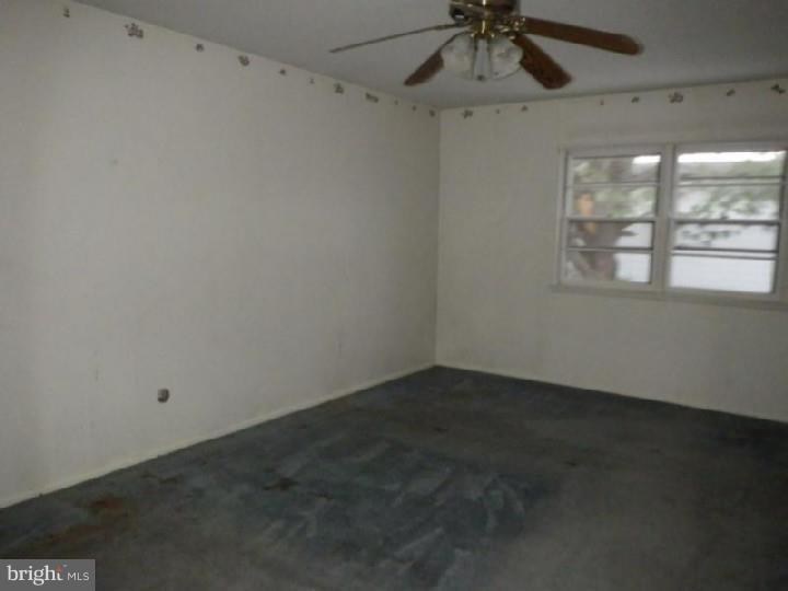 206 Radburn Road Philadelphia, PA 19115 - Photo 7 of 22