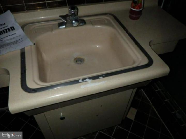 206 Radburn Road Philadelphia, PA 19115 - Photo 10 of 22