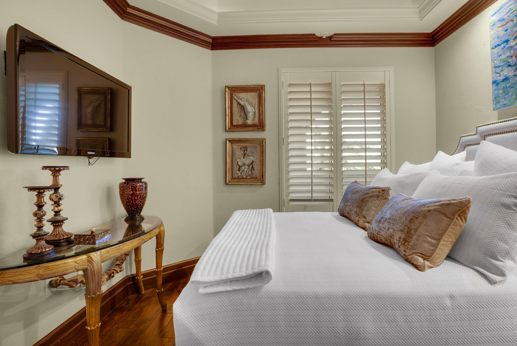 770 Harbor Boulevard, Unit 3E Destin, FL 32541 - Photo 24 of 44 a bedroom with furniture and a window