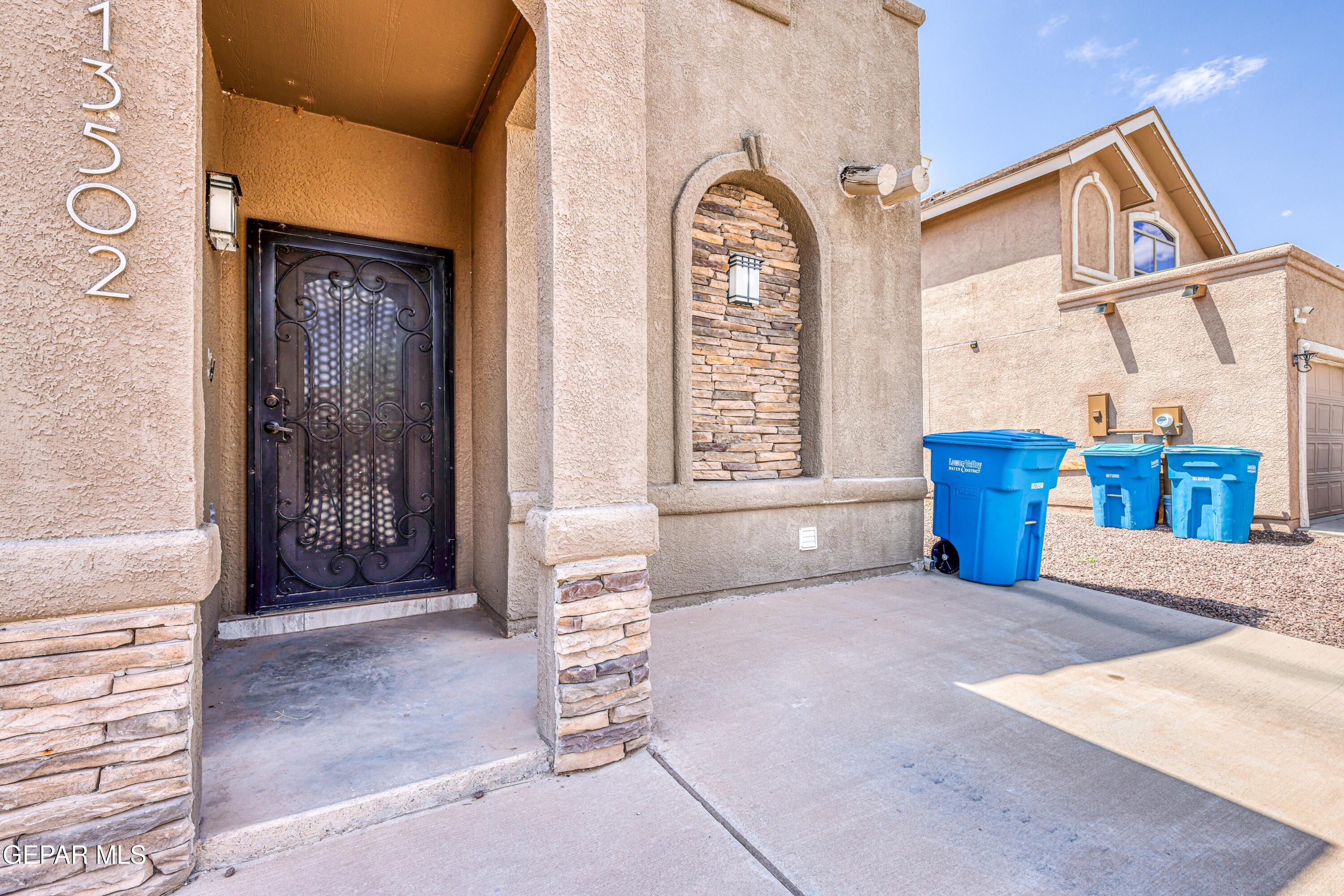 13502 Red River Road Clint, TX 79836 - Photo 4 of 25 362A0342_HDR