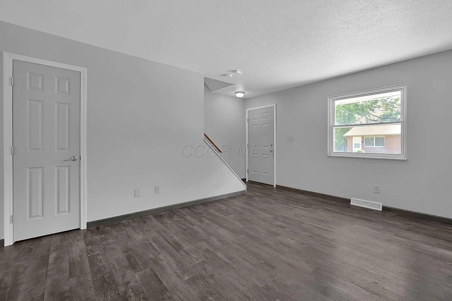 53 Neil Street, Unit 3 Delaware, OH 43015 - Photo 1 of 18 Living Room