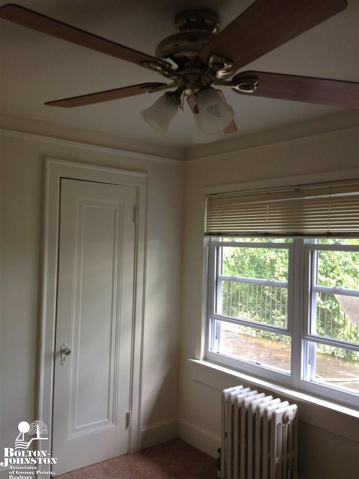 22707 Ridgeway Street, Unit UPPR St. Clair Shores, MI 48080 - Photo 8 of 11