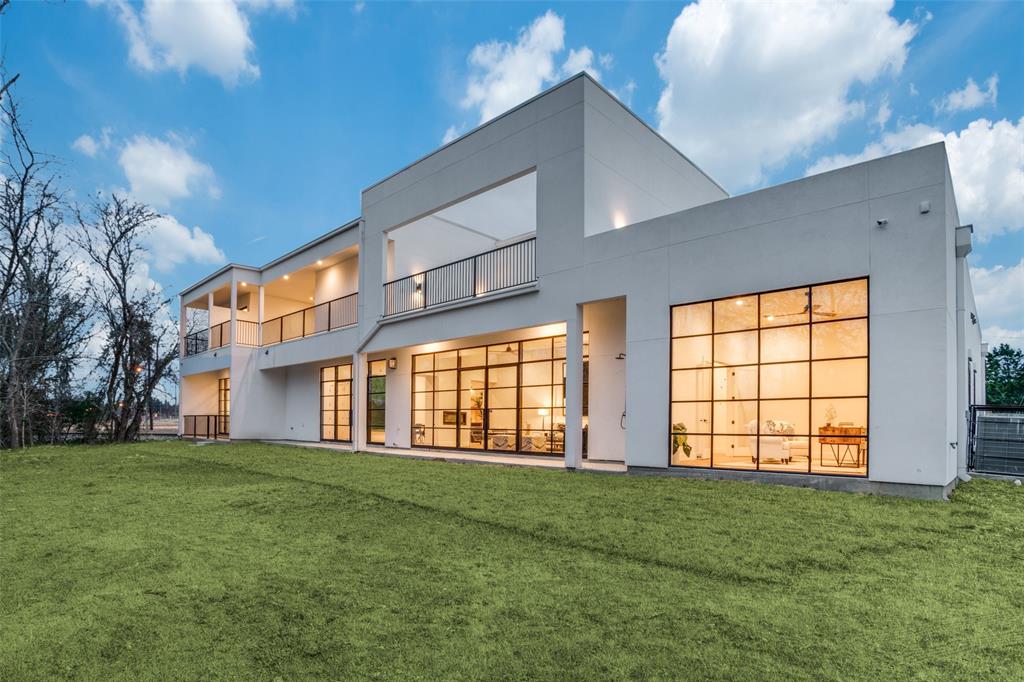 823 West Danieldale Road Duncanville, TX 75137 - Photo 30 of 36 a view of a house with a backyard