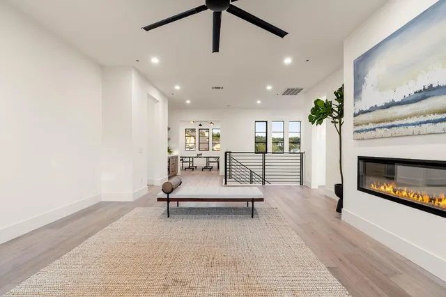 a picture of a glass window