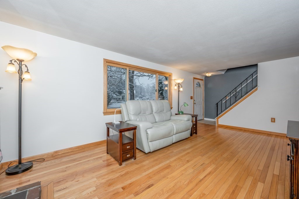 7 Juniper Brook Road Northborough, MA 01532 - Photo 8 of 42 Gallery Image 8
