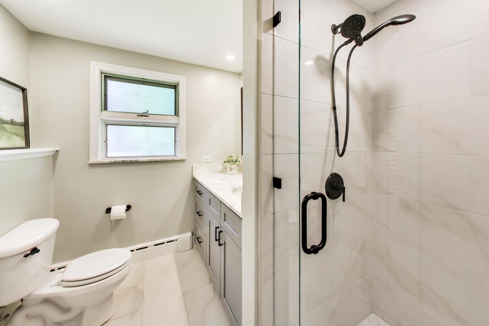 172 Barrypoint Road Riverside, IL 60546 - Photo 21 of 62 Gallery Image 21