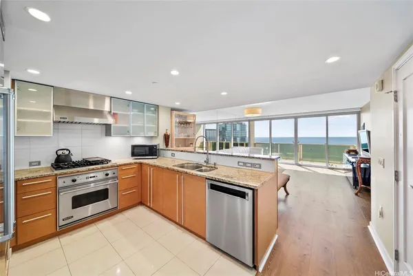 $1,750,000 | 1177 Queen Street, Unit 4002, Honolulu, HI 96814