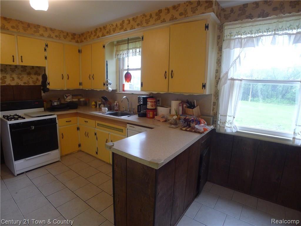30004 West 10 Mile Road Farmington, MI 48336 - Photo 12 of 34