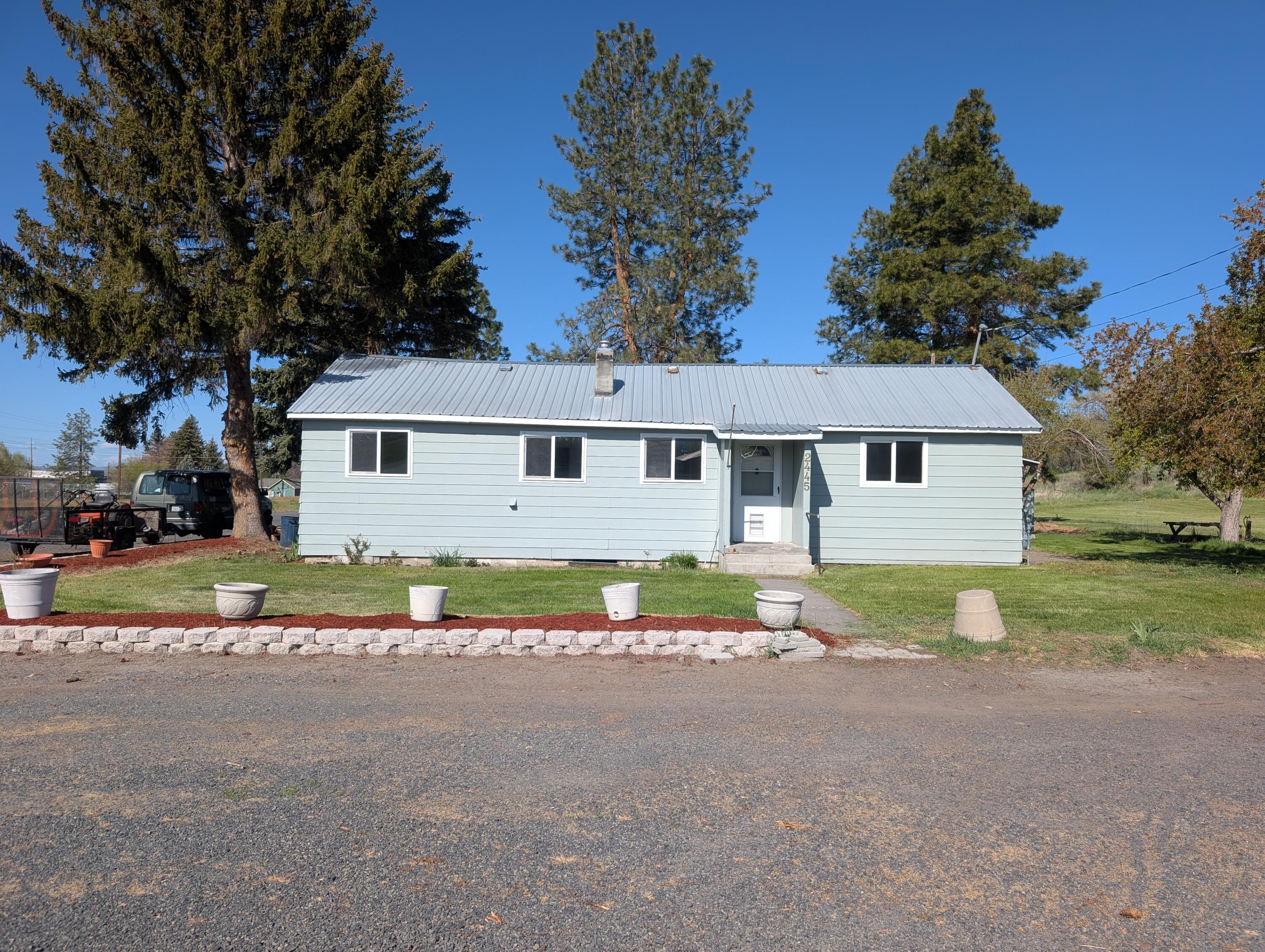 2445 5th Street Malin, OR 97632 - Photo 2 of 30 PXL_20260428_164613562.MP