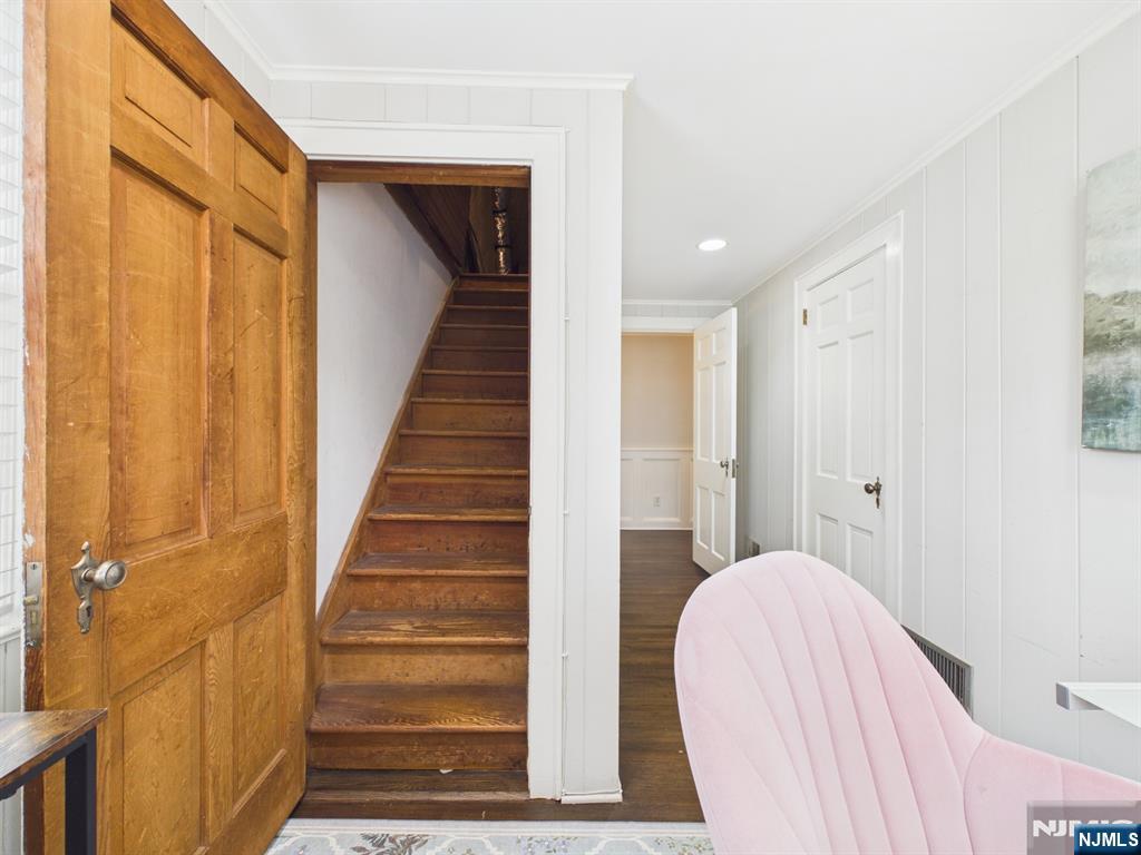 243 Hempstead Road Ridgewood, NJ 07450 - Photo 30 of 36