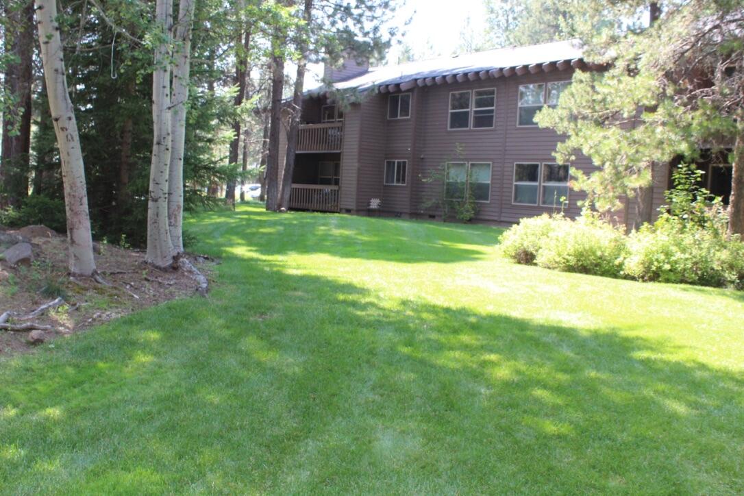 57374 Beaver Ridge Loop, Unit 32D1 Sunriver, OR 97707 - Photo 20 of 24 20Ridge 32-bck-viewr