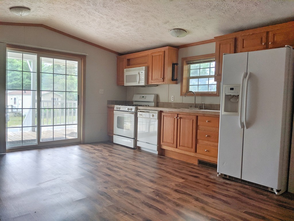 18 David Road Carver, MA 02330 - Photo 2 of 22 Gallery Image 2