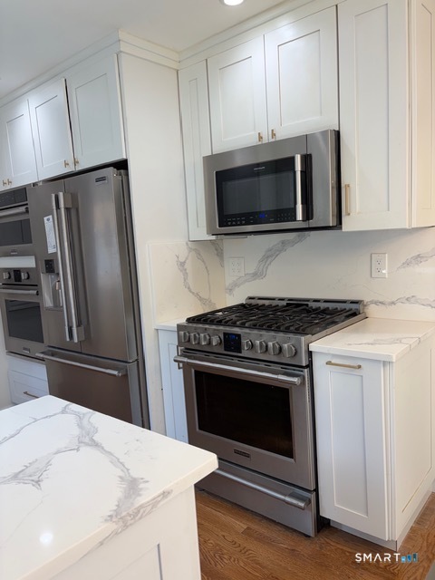 144 Haynes Road West Hartford, CT 06117 - Photo 6 of 23 Gallery Image 6